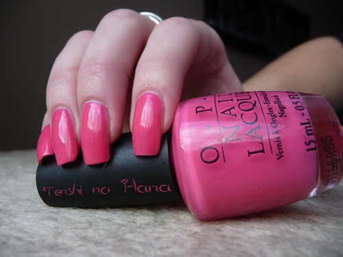 OPI Feeling hot hot hot 4