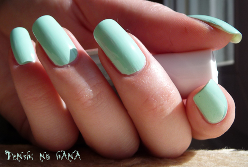 Essie Mint Candy Apple 1