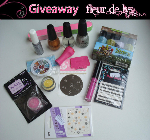 Giveaway-Fleur-de-Lys