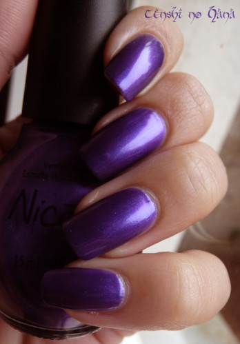Nicole by opi Virtuous Violet 1