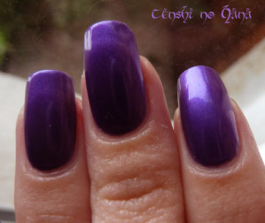 Nicole by opi Virtuous Violet 2