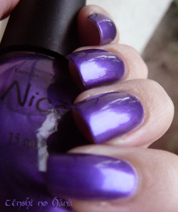 Nicole by opi Virtuous Violet 3