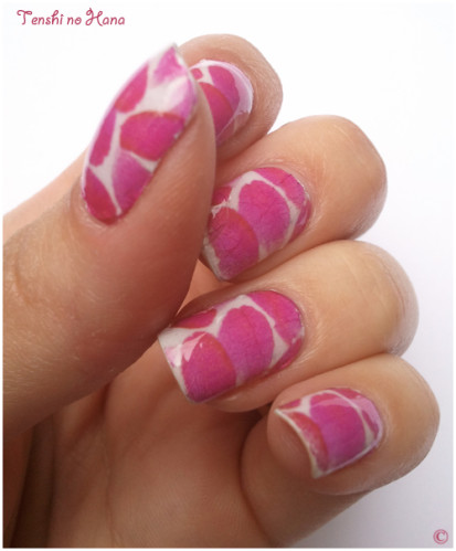 nail decals pétales roses 7