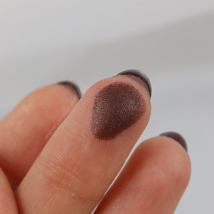 chocolate bonbons 03 Dark Truffle swatch